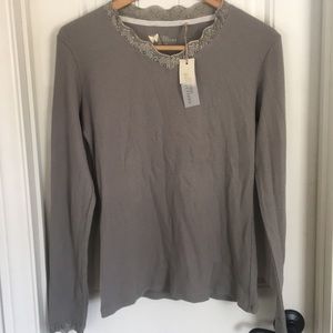 Women’s long sleeve shirt